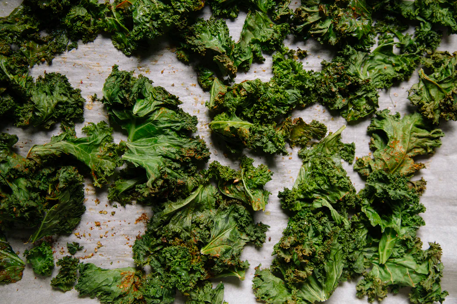 Baked kale chips